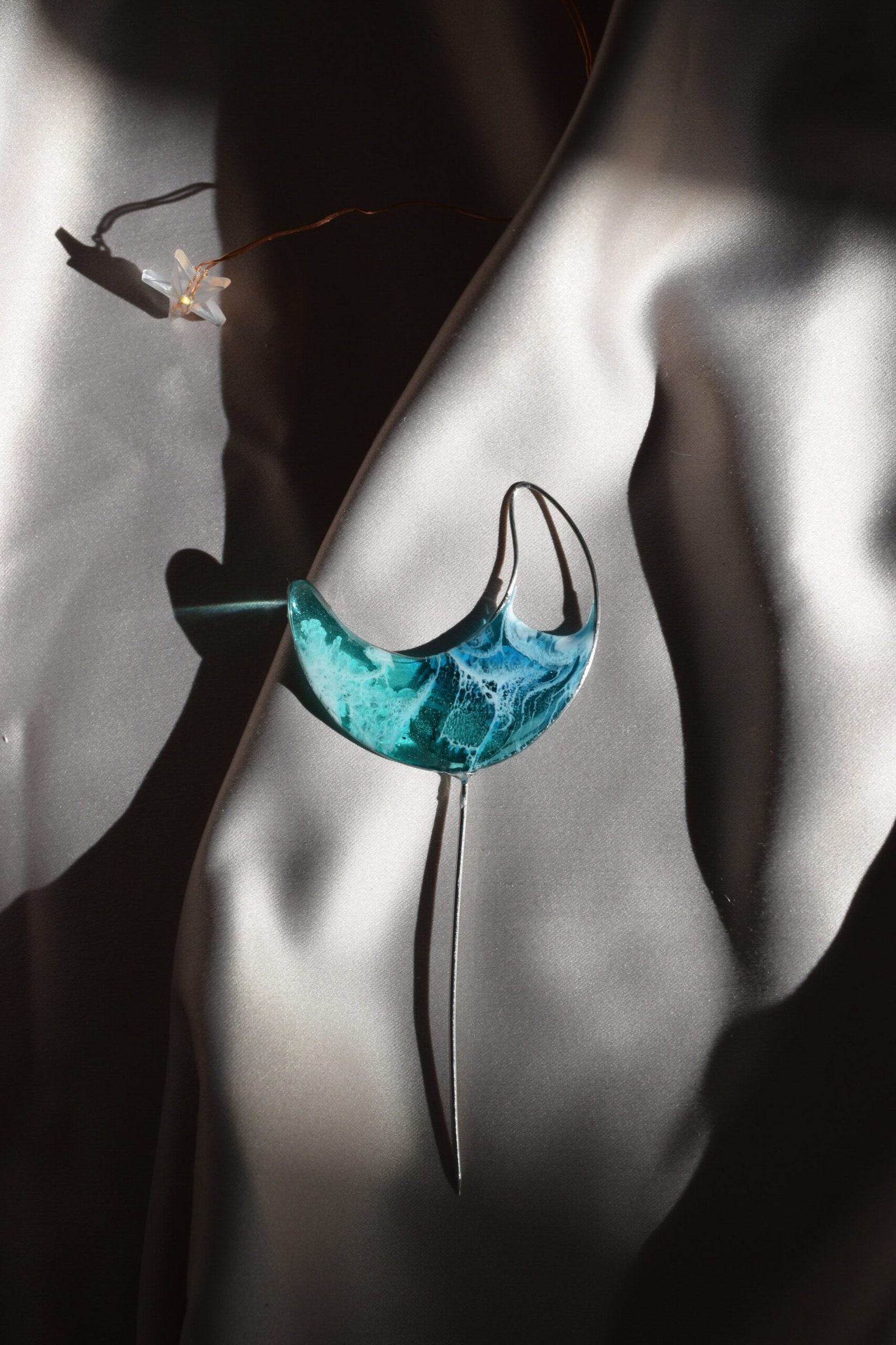 Брошка - Sealed Waves