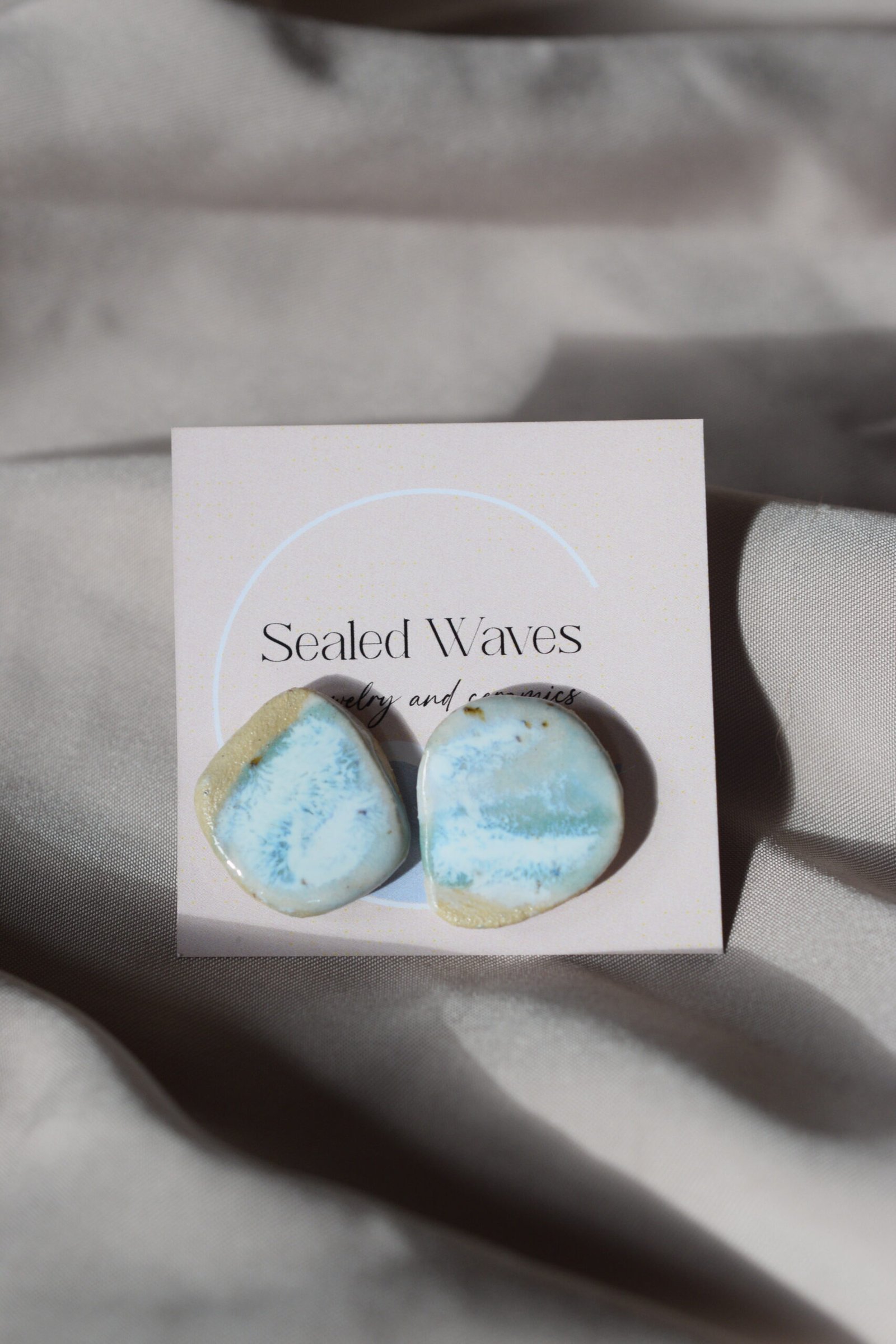 Керамични обеци на щифт | Sealed Waves Pebbles